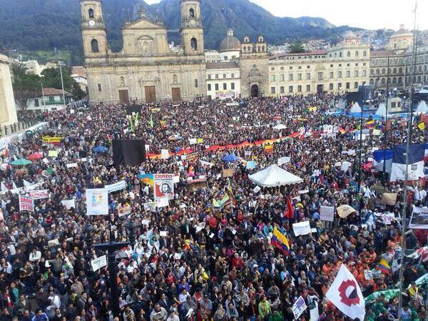 Plaza de Bolivar on Tuesday night, photo from the internet